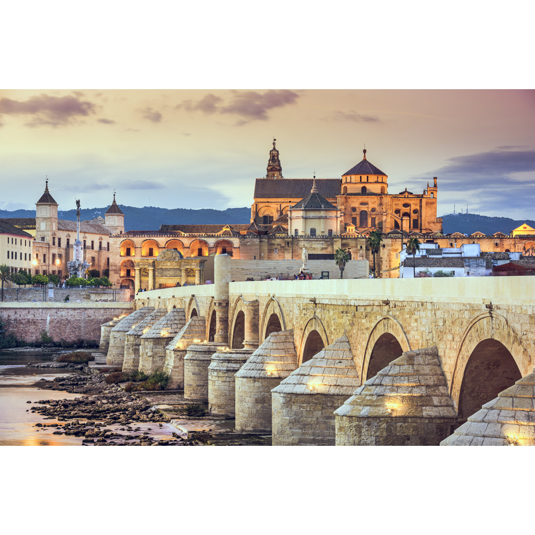 Leinwandbild Cordoba, Spanien An der römischen Brücke und der Moschee-Kathedrale