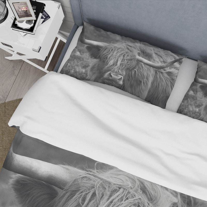 Scottish Cow On Moorland I - Ensemble de housse de couette Farmhouse - Microfibre de polyester