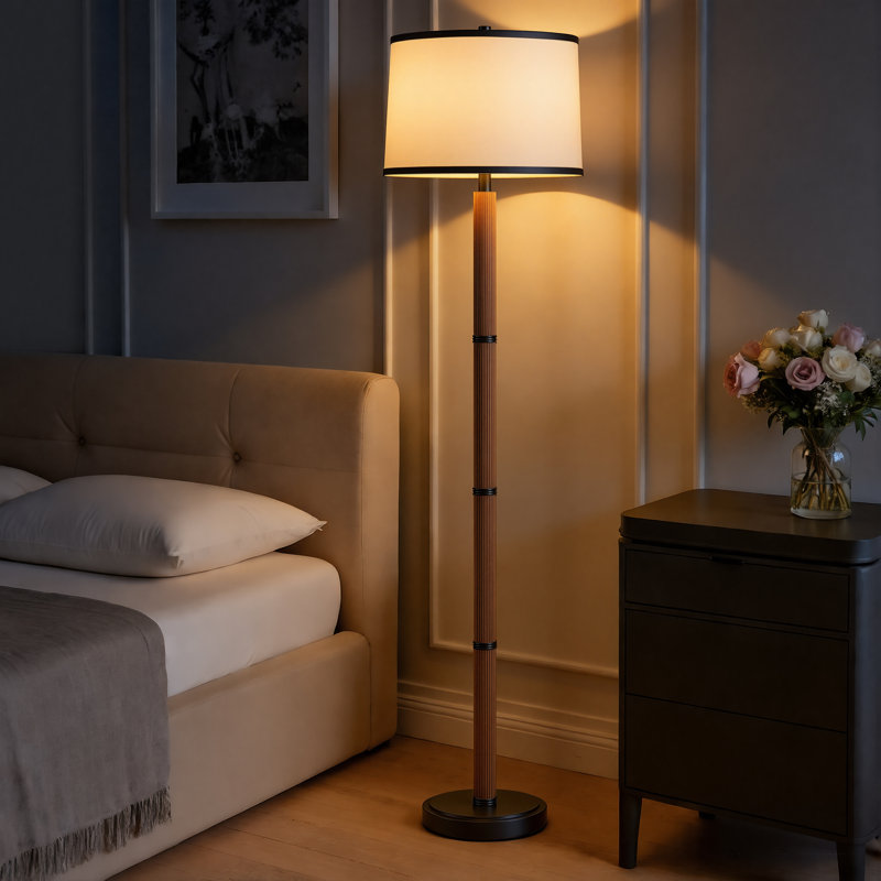 Lampe sur pied standard 63 po avec abat-jour en tissu beige