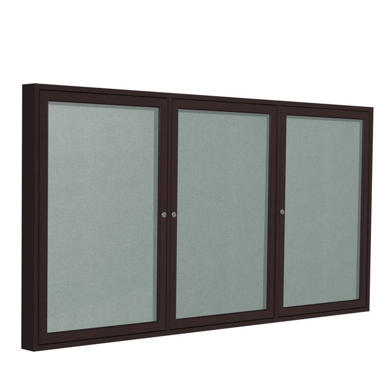 Babillard fermé en vinyle 3 portes avec cadre en satin Ghent, Argent, H 4 pi x l 6 pi, Bronze