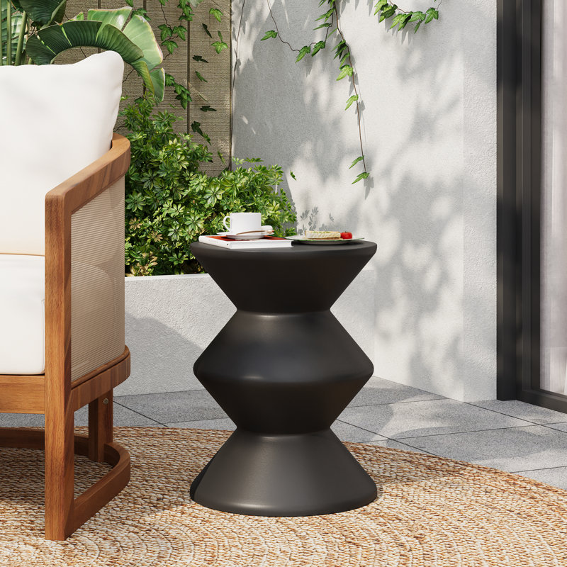 Table d'appoint sculptée d'intérieur / extérieur Canton