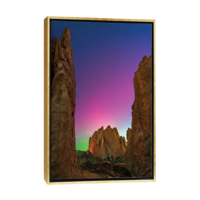 «Northern Lights Over Garden Of The Gods Park In Colorado Springs», reproduction d'art sur toile tendue