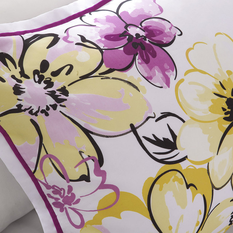 711562514-E60E Comforter
