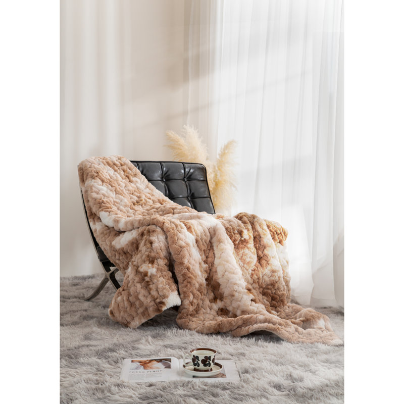 Luxueuse couverture en fausse fourrure multicolore Cozy Living Essential