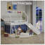 Lit mezzanine simple en métal avec glissade, rideau d'espace et bannière Pennant Jack