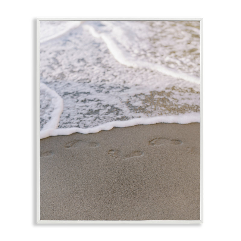 «Ocean's Edge», empreinte numérique par Justine Milton, Giclée encadrée blanc bord de mer, H 30 po x l 24 po