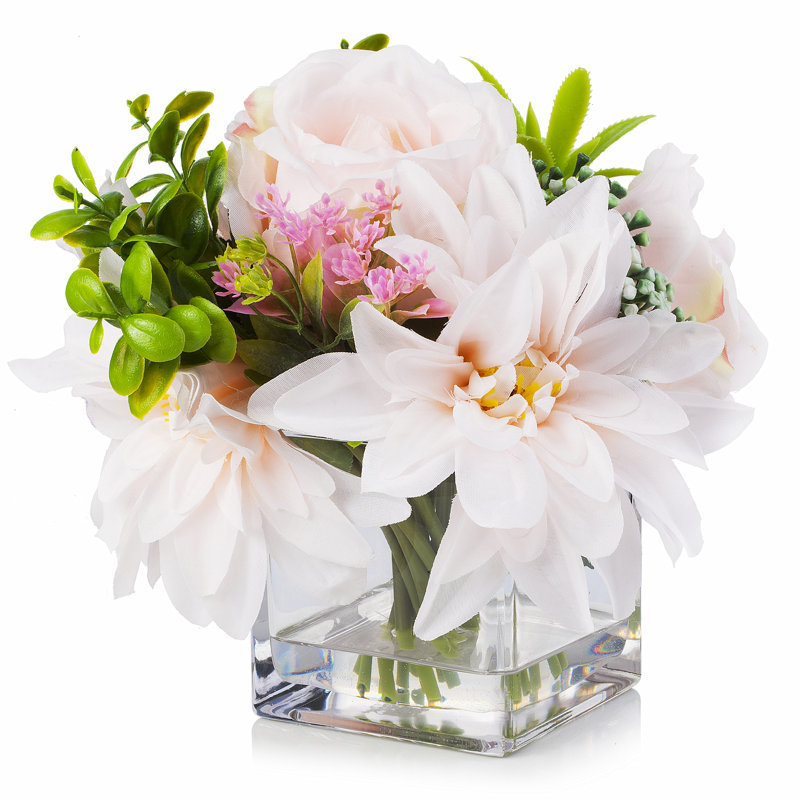 Arrangement floral mixte ou pièce maîtresse dans un vase