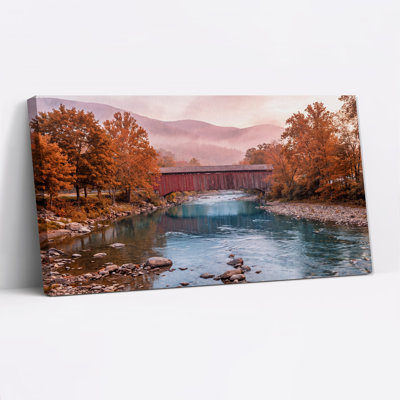 Art mural sur toile rouge avec pont sur la rivière et arbres d'automne