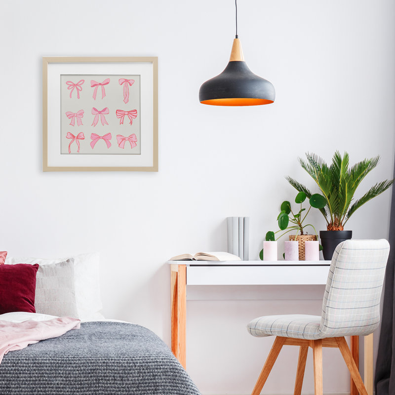 Imprimé sous-verre rose à rubans coquette, design par Emily Navas, H 13 po x l 13 po, Cadre de récolte en pin