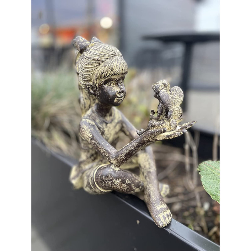 Rothschild Plastic Garden Statue