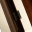Grand lit escamotable, armoire en bois de pin avec rotin et rangement, conception peu encombrante pour les maisons modernes