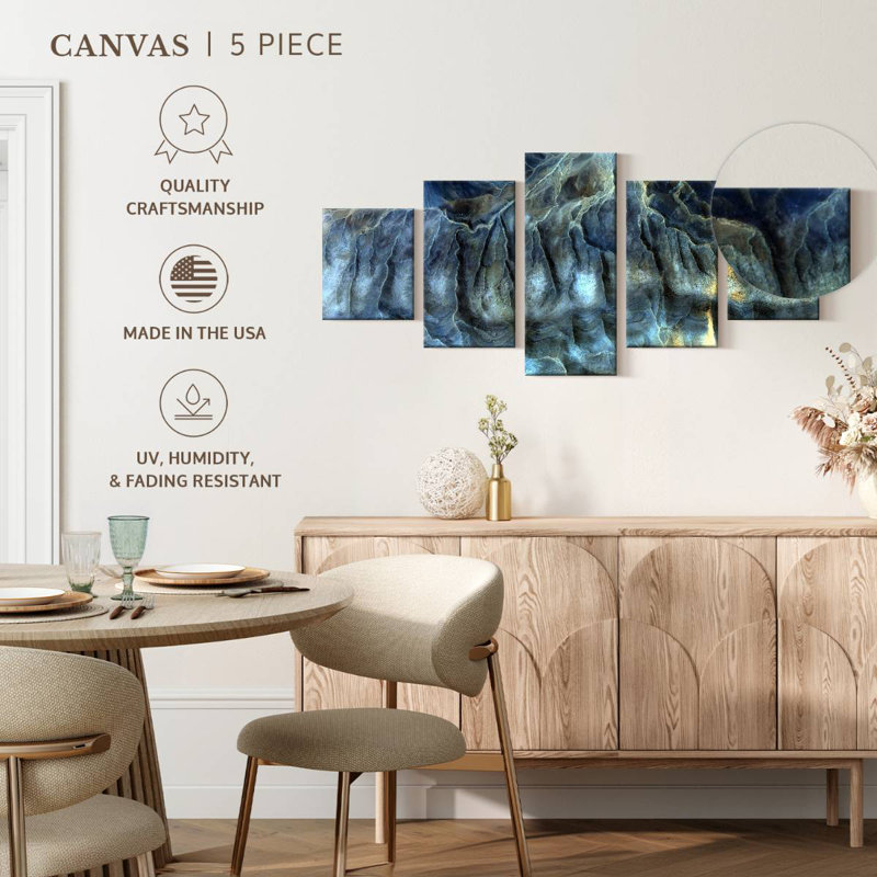 Wallie Outdoor, 30" H x 68" W