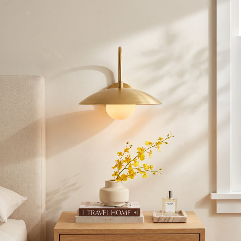Del Metal Armed Sconce, Brass