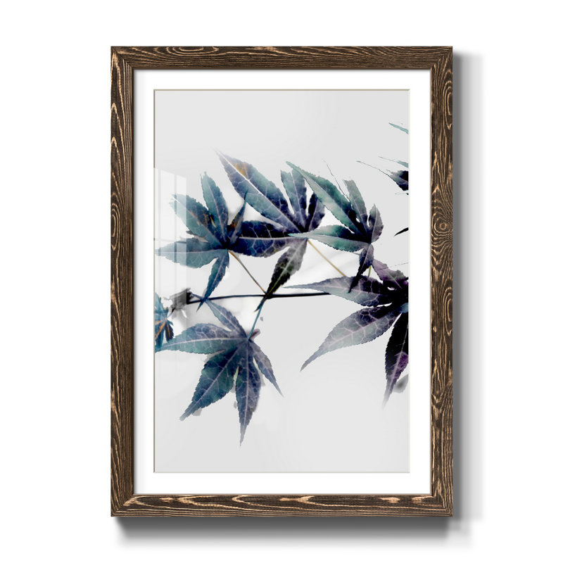 Érable bleu II - impression encadrée sur papier, H 44 po x l 31 po x P 1 po, Noyer