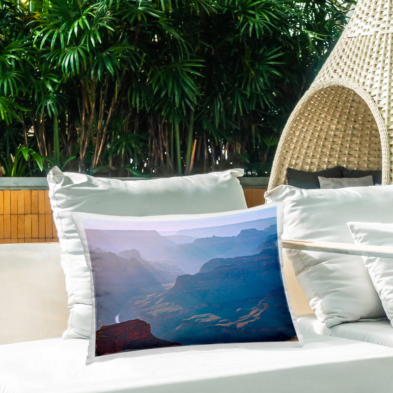 Coussin d'extérieur Sun Rays Mountain Mesa par Marty Hulsebos