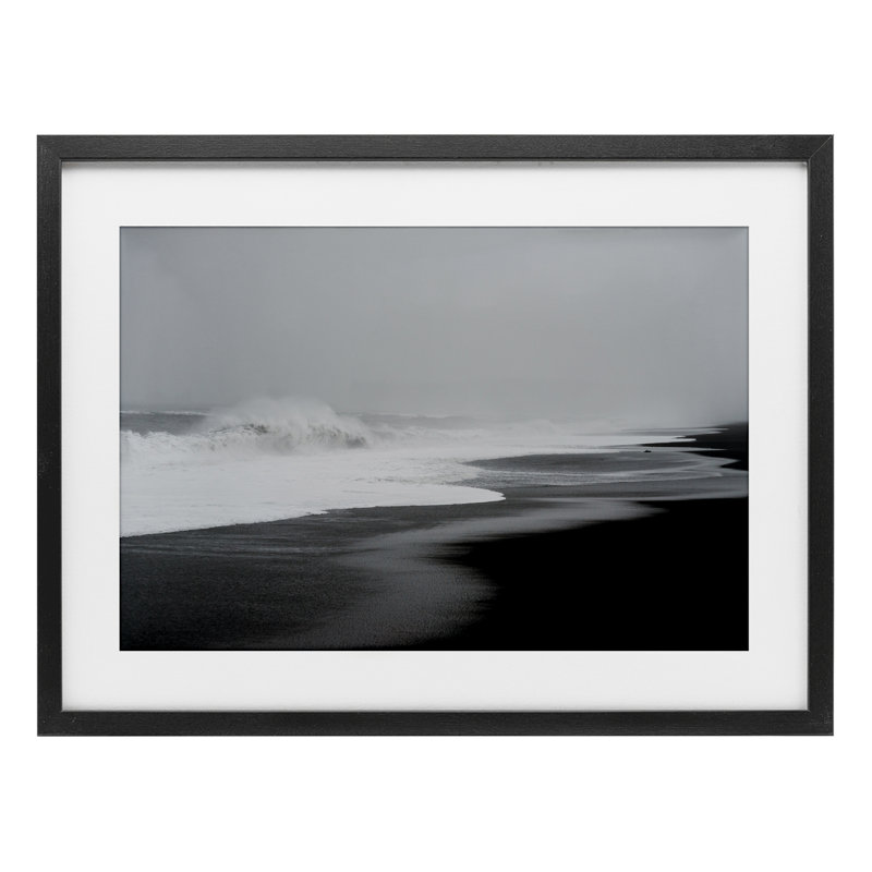 Cresting Waves Black Sand Coast, reproduction encadrée sous verre, conception de Jade Sharp Photo, H 17 po x l 23 po