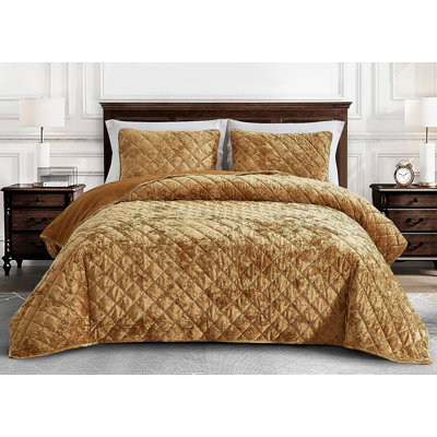 Diamond Stitch Reversible Plush Distressed Velvet Quilt Set