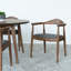 Chaise avec accoudoirs en bois massif Kuo-1556850956