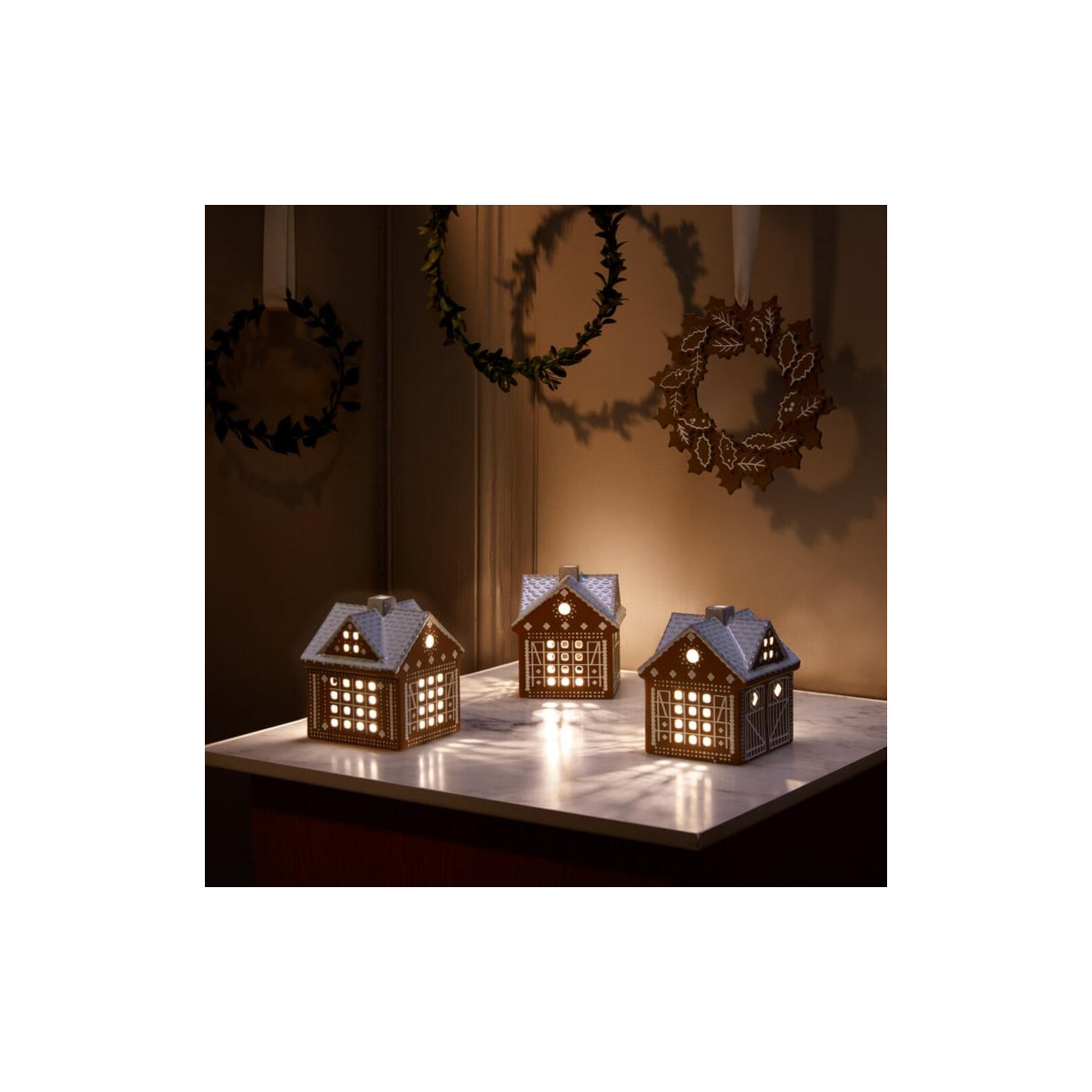 Gingerbread Lighthouse Christmas Stall H 4.5" Brown