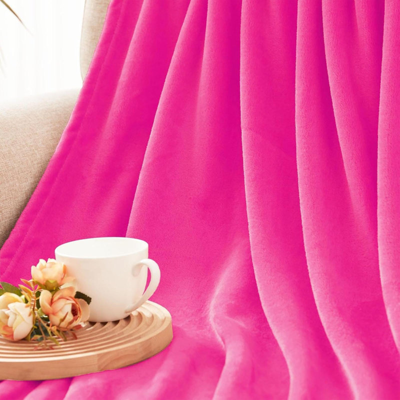 Machine Tufted Throw Blanket, Hot Pink, 178cm x 127cm