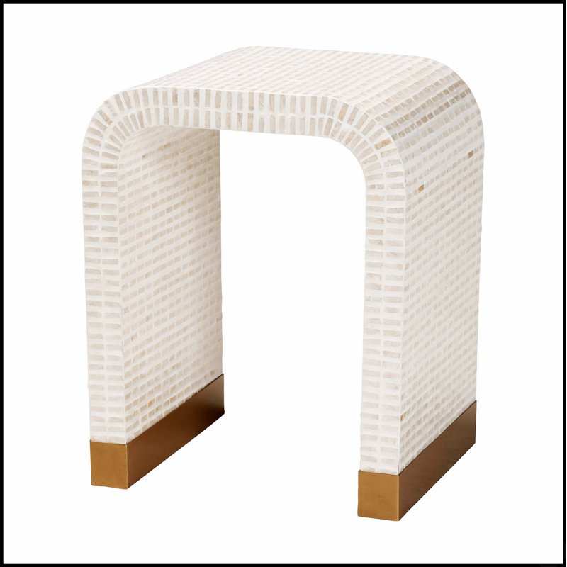 Table de bout en nacre de Capiz côtière beige et blanche, parfaite pour ajouter de l'élégance et de l'art à tout espace de vie
