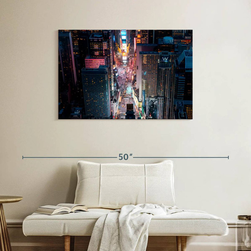 Kavia Times Square After Dark, H 26 po x l 39 po