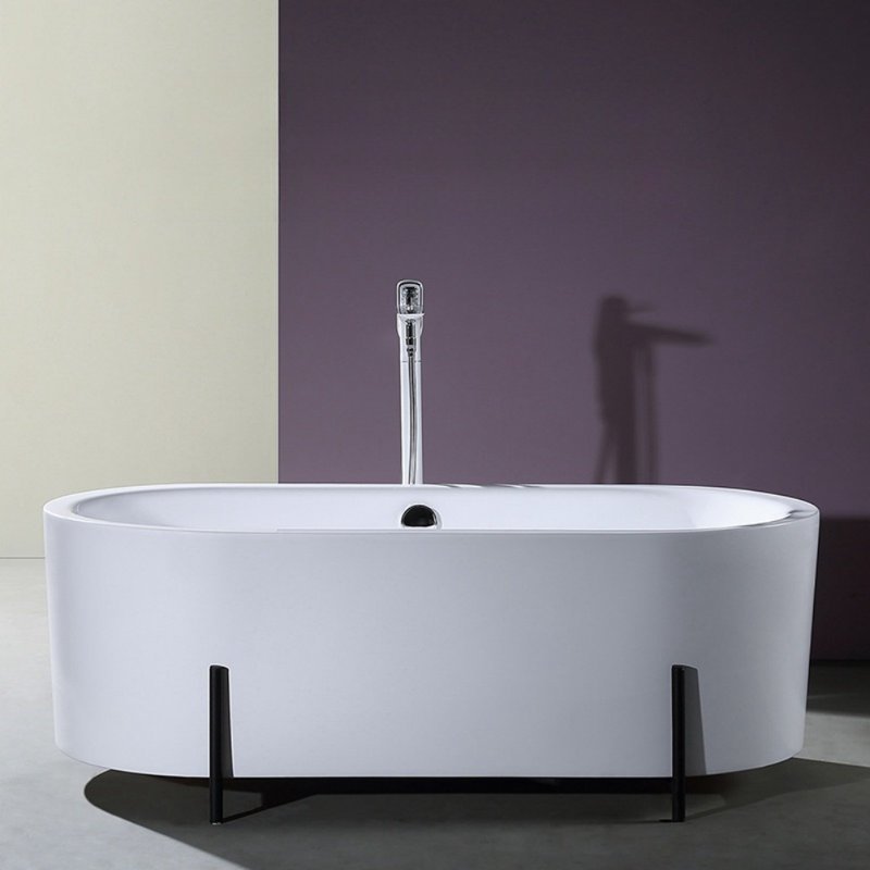 63 x 31.5 Bathtub