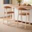 Tabouret de bar scandinave rembourré avec pieds en bois et dossier courbé-1786285508-1710128785-1710128799