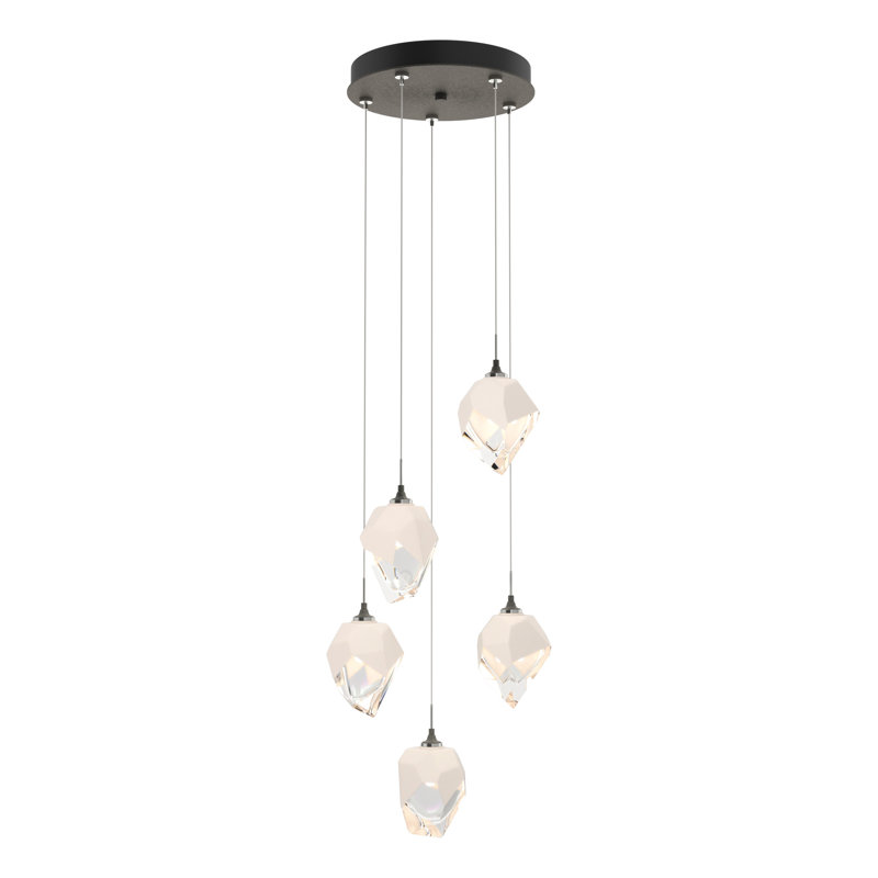Luminaire suspendu à motif géométrique Chrysalis, Blanc, H 80 po x l 15,4 po x P 15,4 po, Fer naturel