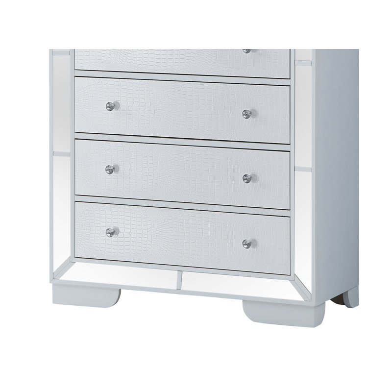 Elegant White 5-Drawer Glam Dresser with Dovetail Construction