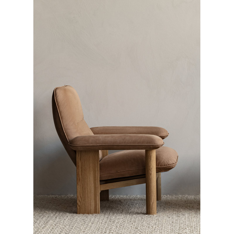 Brasilia Lounge Chair, Dunes 21004 Camel Genuine Leather, Natural Oak
