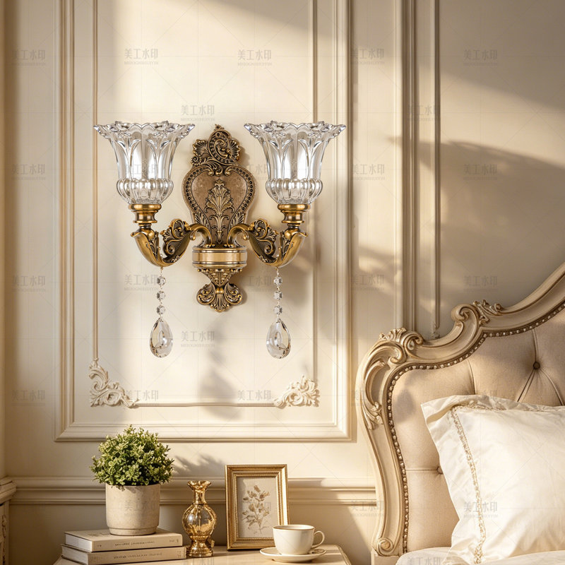 Applique murale dorée à 2 lumières - Abat-jour en cristal floral