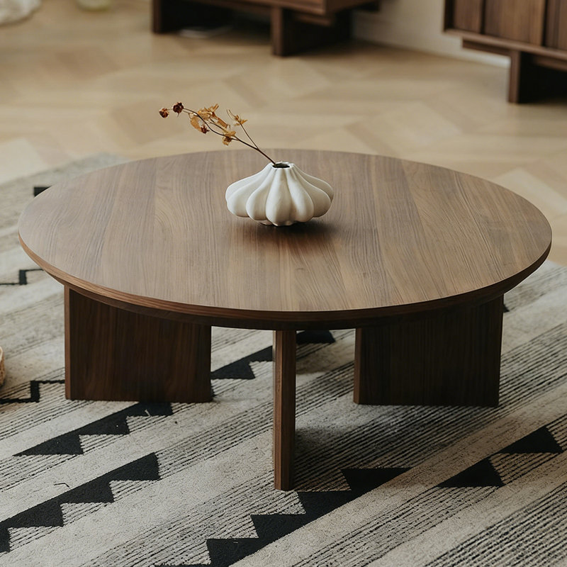Table basse ronde de style Wabi-sabi
