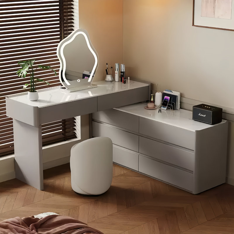 Kiger, White/Gray
