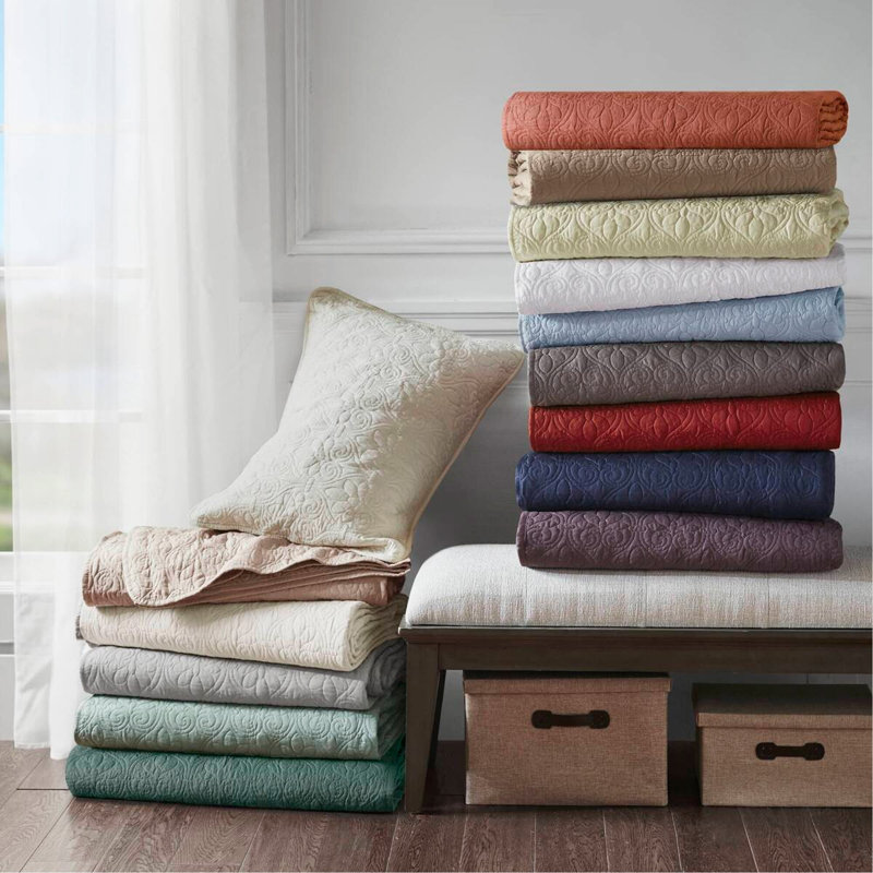 Ensemble de 3 pièces réversibles matelassées, Balsam Green King / Cal King, pour un confort toute l'année avec un traitement antimicrobien