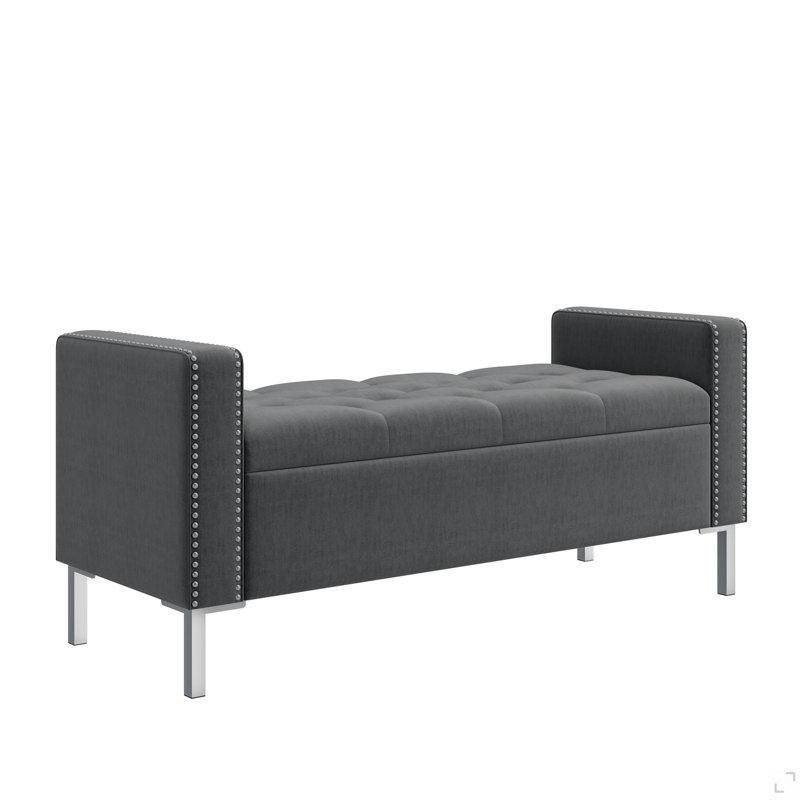Banc repose-pieds carré avec accoudoirs carrés et garniture cloutée en velours moelleux