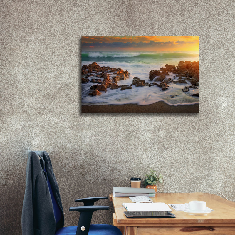 «Approche vague» par Patrick Zephyr, art mural sur toile, H 26 po x l 40 po x P 1,5 po