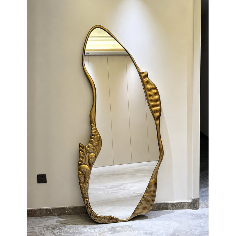Miroir de plancher pleine longueur sculptural ondulé