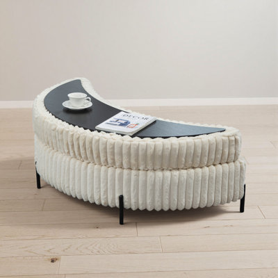 Repose-pieds en fausse fourrure avec rangement en forme de croissant