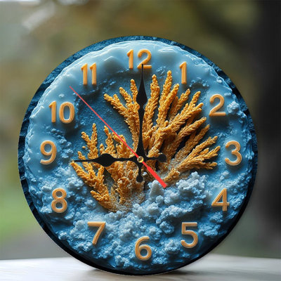 Horloge unique en résine dorée