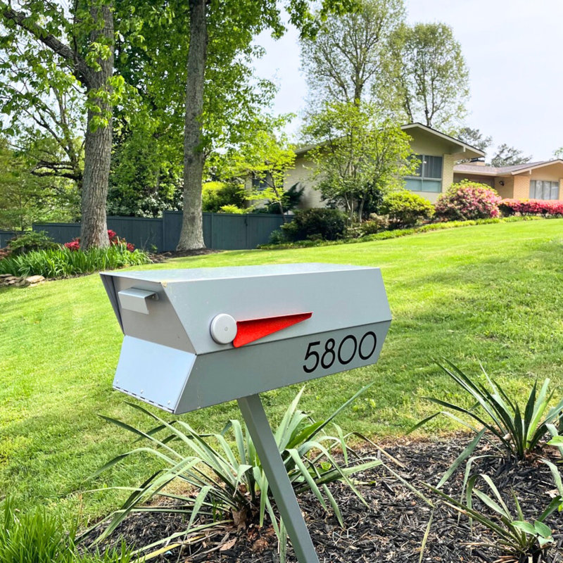Steel Post Mounted Mailbox with Magnetic Closure, Anodized Aluminum Effect (Silver)