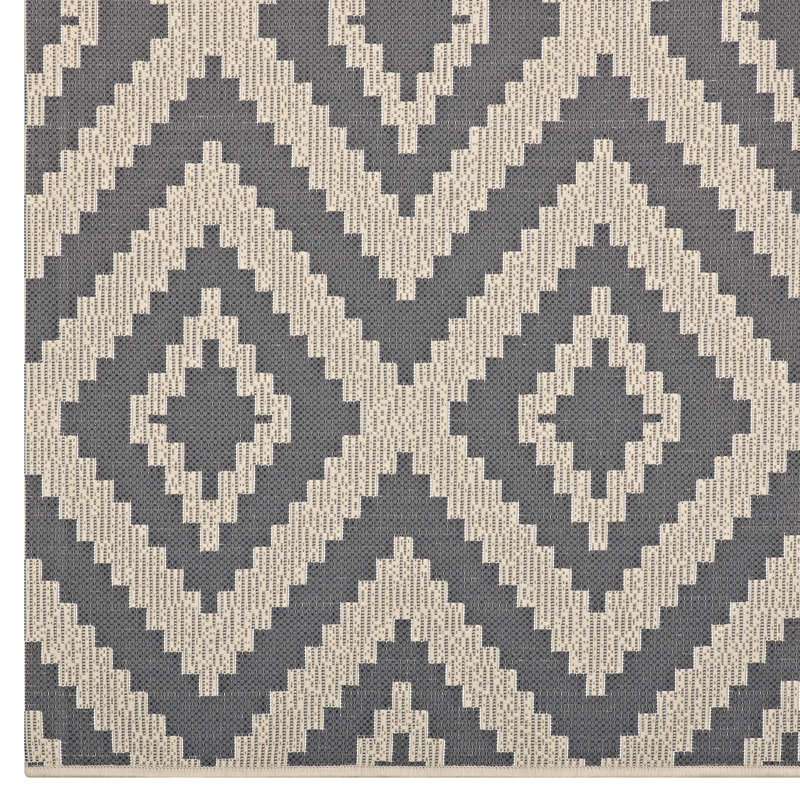Elegant Geometric Diamond Trellis 5x8 Gray Synthetic Area Rug