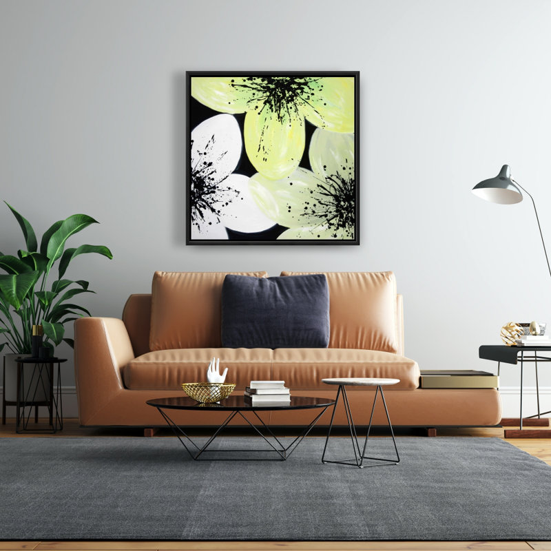 Pétales blancs et jaunes - toile encadrée 24 po x 24 po