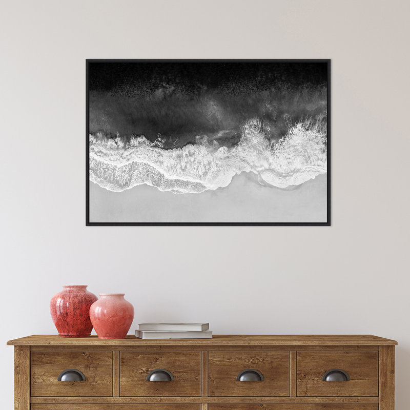 «Waves in Black and White» par Maggie Olsen - reproduction de cadre photo, Cadre noir, L 33 po x H 23 po