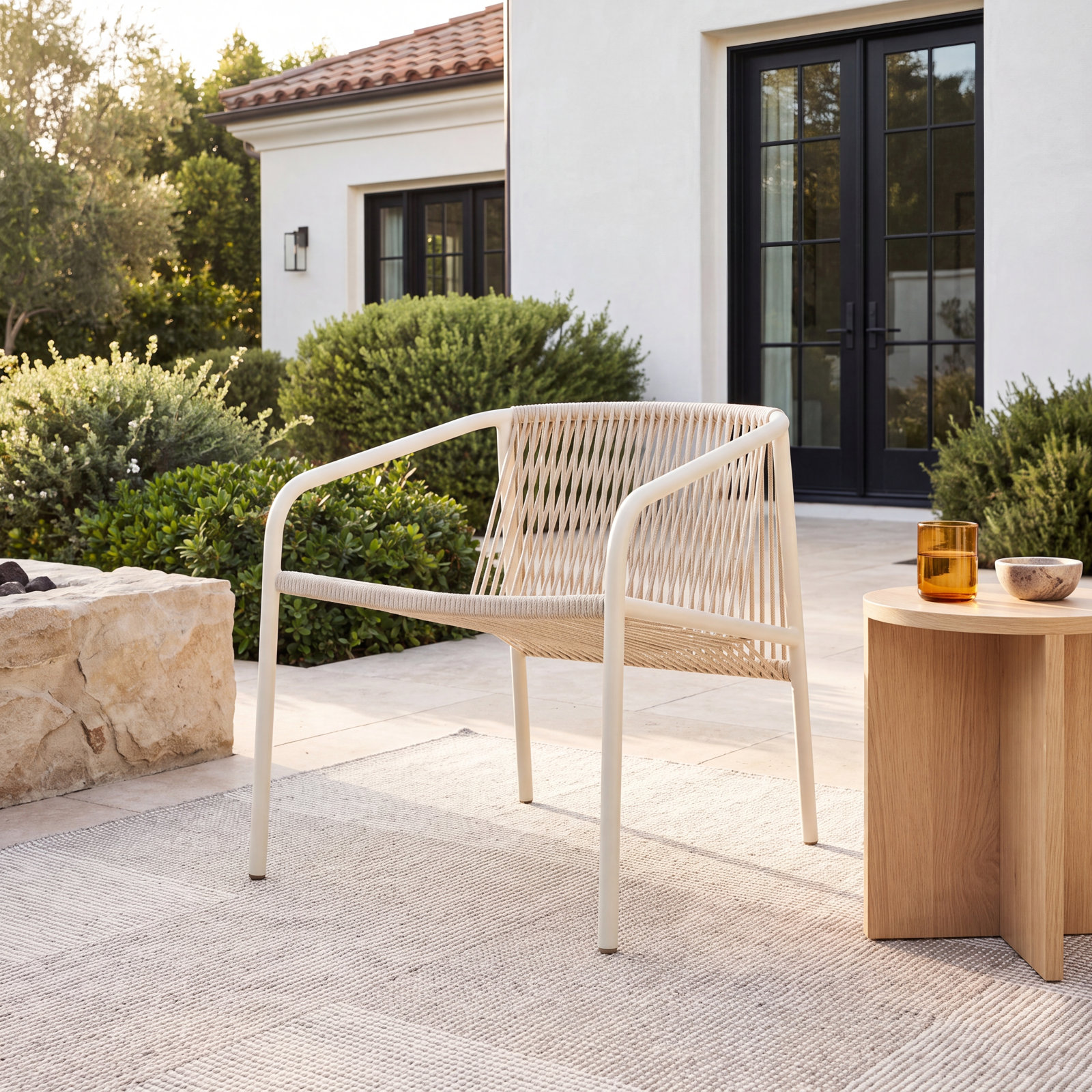 Lookout Outdoor Lounge Chair, White