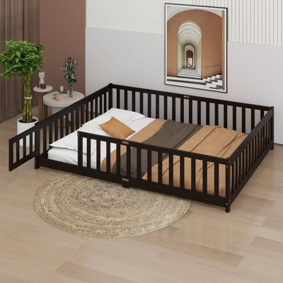 Grand lit sur pied Montessori avec porte et clôture