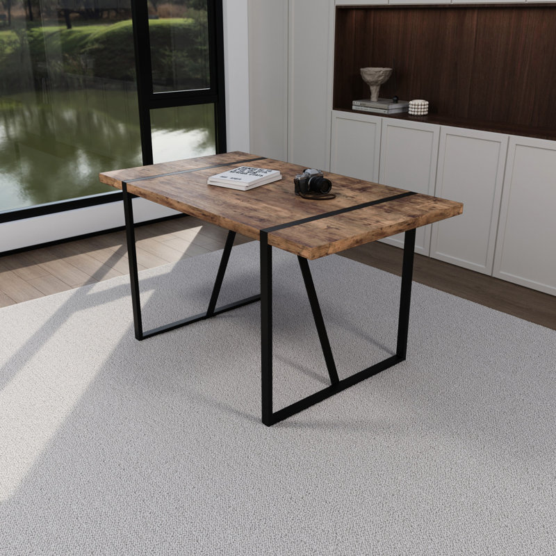 Table de salle à manger industrielle de 55 po pour la maison et la cuisine, plateau de table en bois foncé de 1,5 po d'épaisseur, 4 à 6 personnes, table de cuisine avec pieds en métal noir, éclat de style campagne moderne avec plateau