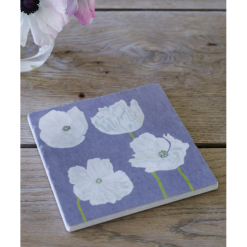 Trivet: coquelicots blancs sur fond gris