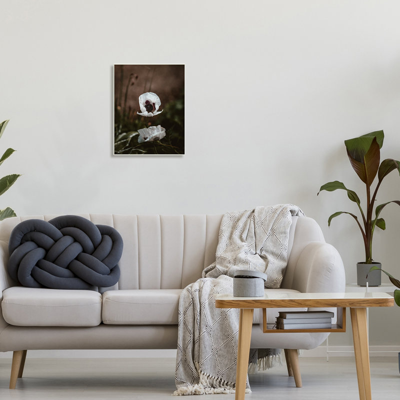 Lonely White Flower Blossom Forest par Incado - photographie, H 19 po x l 13 po x P 0,5 po, Plaque murale