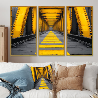 «Yellow Black Steel Symphony Bridge II» «Yellow Black Steel Symphony Bridge II» - 3 pièces